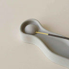 minimalistinė rankų darbo betono smilkalinė Mindfulness tylos ir sąmoningumo simbolis