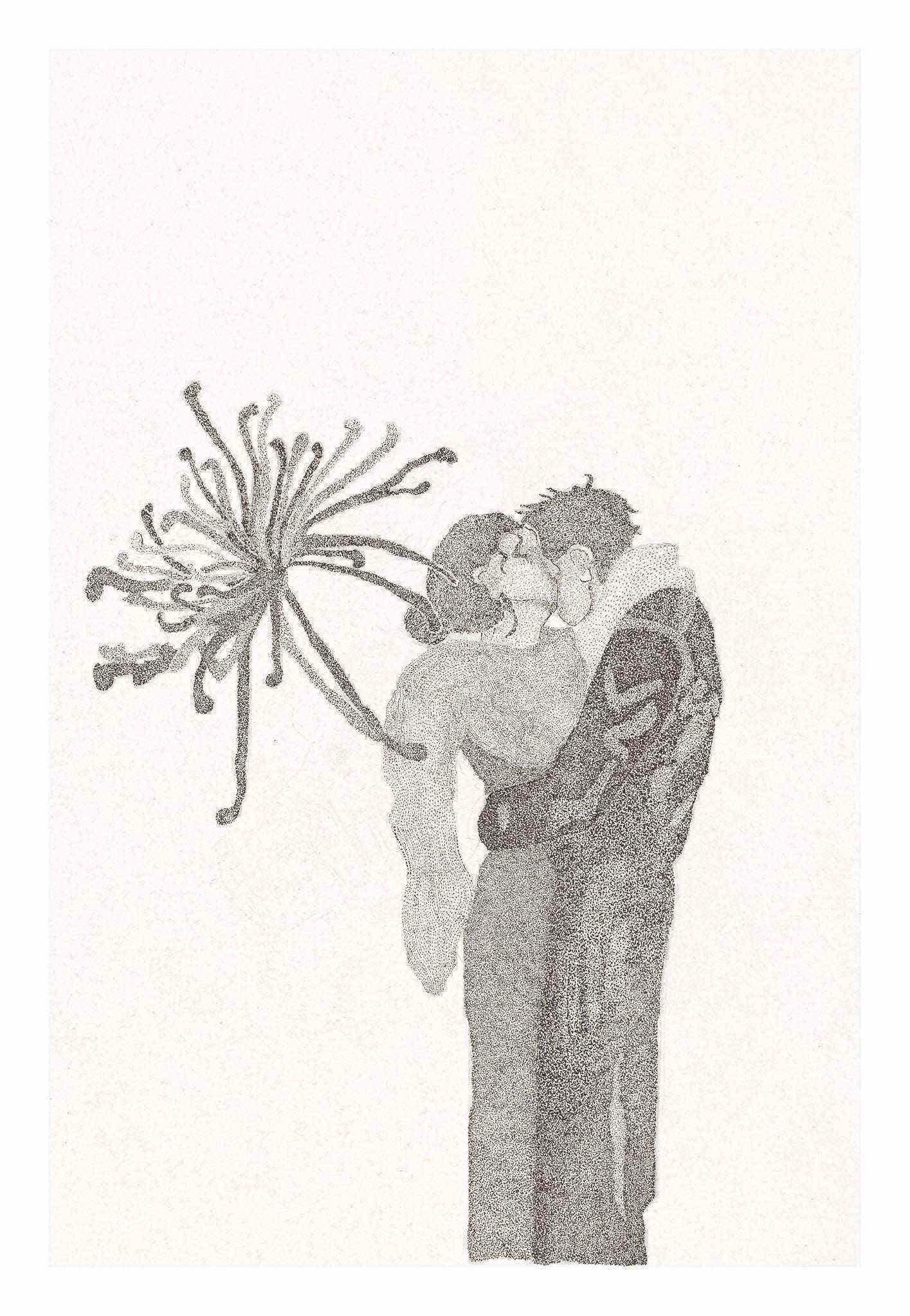 Juodai balta atvirutė printas su apkabinusių žmonių iliustracija ir gėlės motyvu.