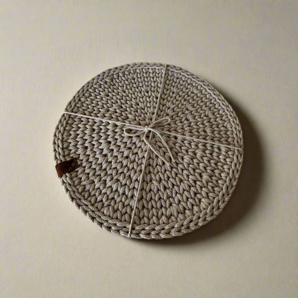 Rankų darbo apvalūs stalo padėkliukai iš perdirbtos medvilnės