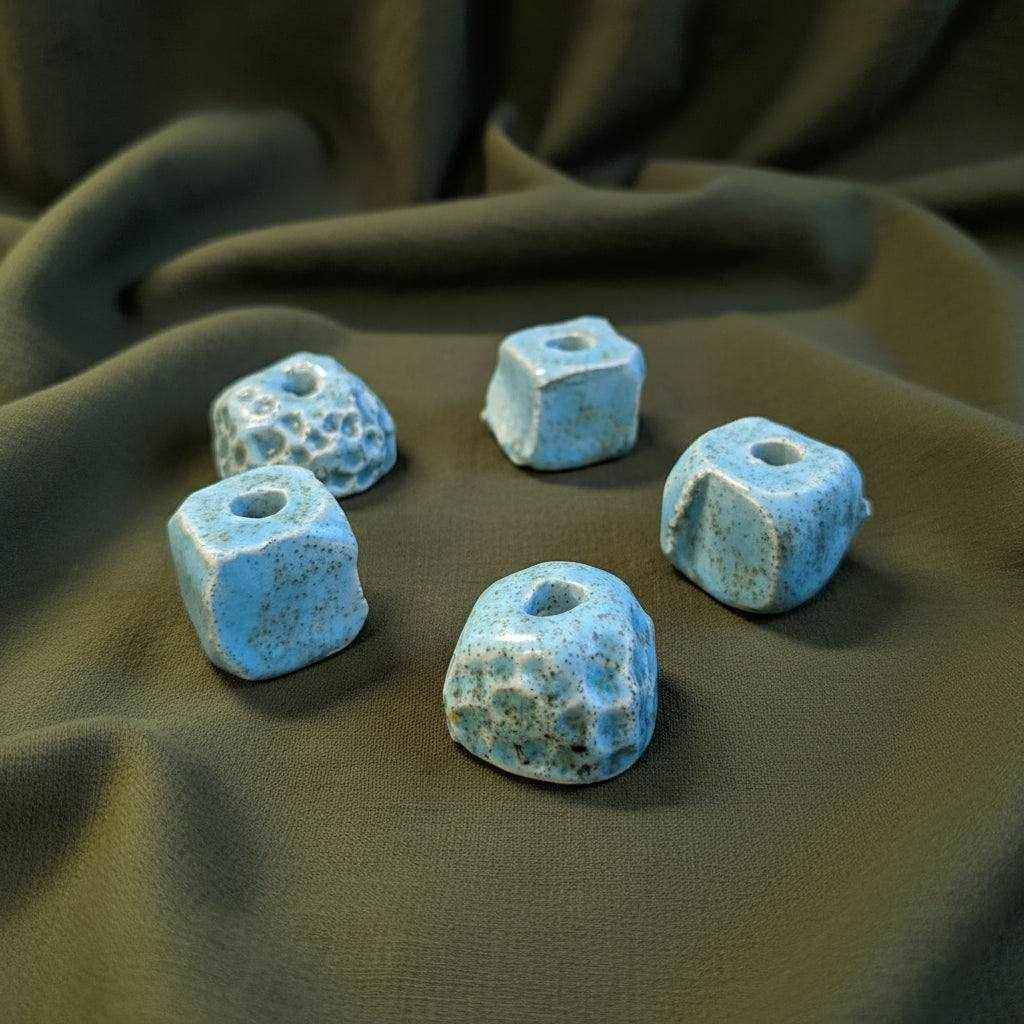 Rankų darbo keraminių mini žvakidžių rinkinys šventiniam stalui ir interjerui