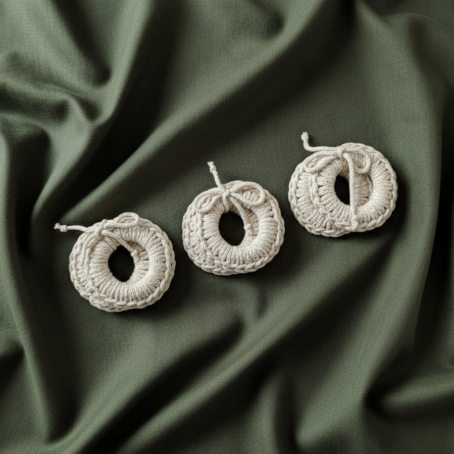 rankų darbo balti servetėlių žiedai iš perdirbtos medvilnės virvės