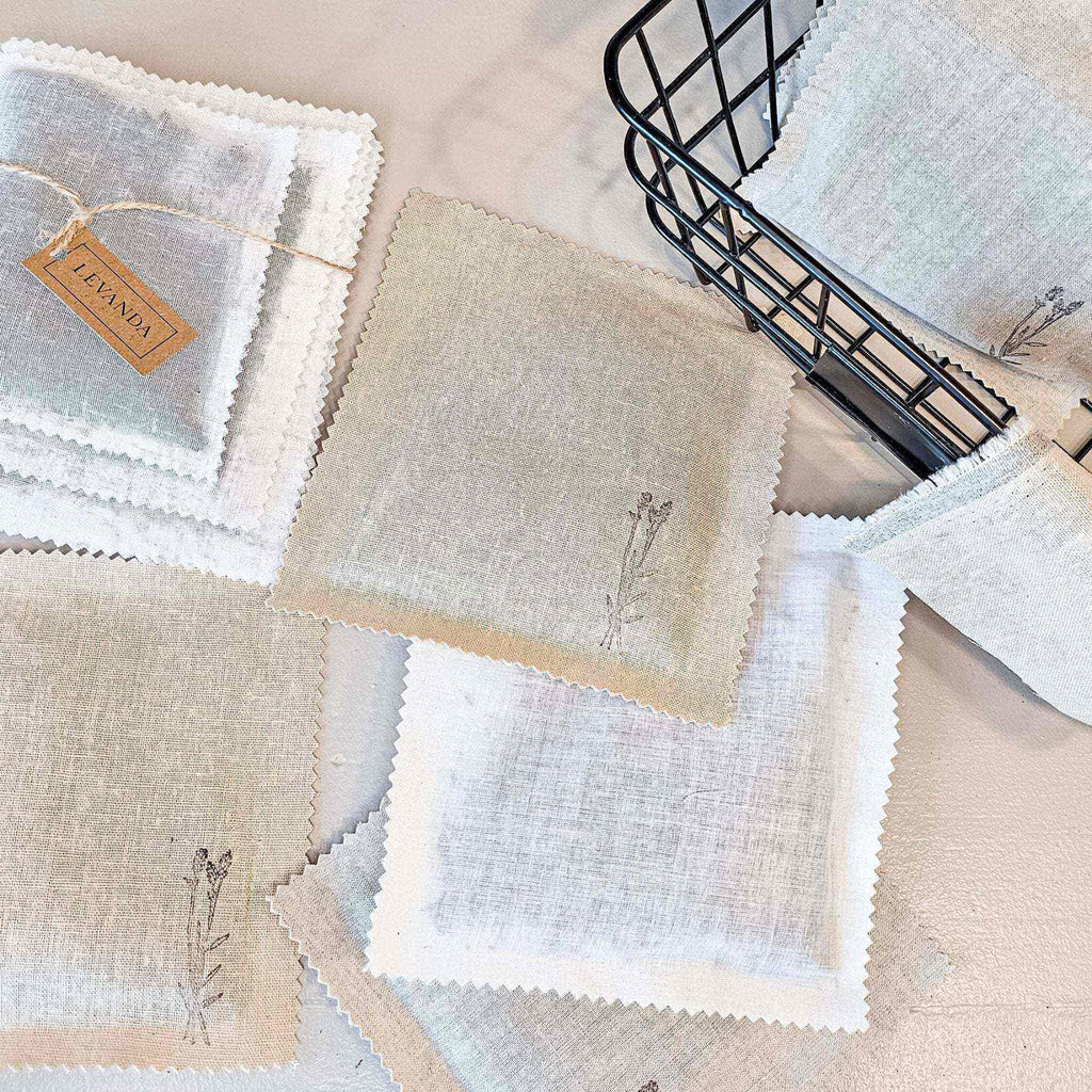 Rankų darbo lininės levandų pagalvėlės su natūraliais kvapais kandims atbaidyti ir namų jaukumui kurti
