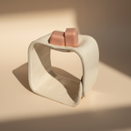 Minimalistinė keraminė tirpukų šildyklė „Tyla“ su natūralia glazūra ir švelniomis lenktomis formomis