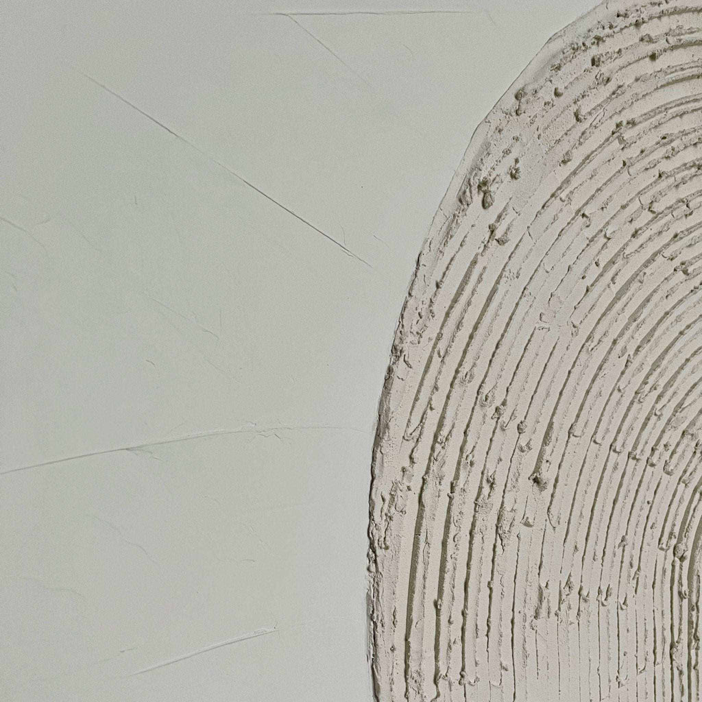 Paveikslas Dvigubas Susiliejimas su arkos formos reljefe ir žemės spalvų deriniu, suteikiantis ramybės ir harmonijos.