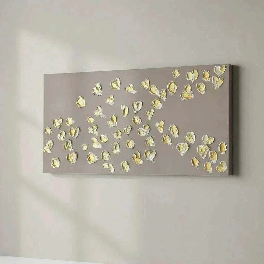 Paveikslas Pavasario šokis su geltonais žiedlapiais ant smėlio spalvos fono sienai papuošti